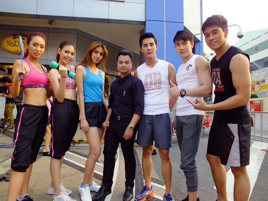 งานสนามกีฬาข้าง mbk 27-03-58 สุดท้ายแล้วนะไปเที่ยวกัน
