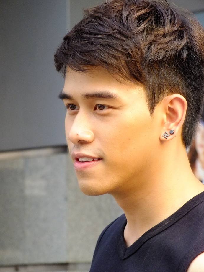 งานสนามกีฬาข้าง mbk 27-03-58 สุดท้ายแล้วนะไปเที่ยวกัน