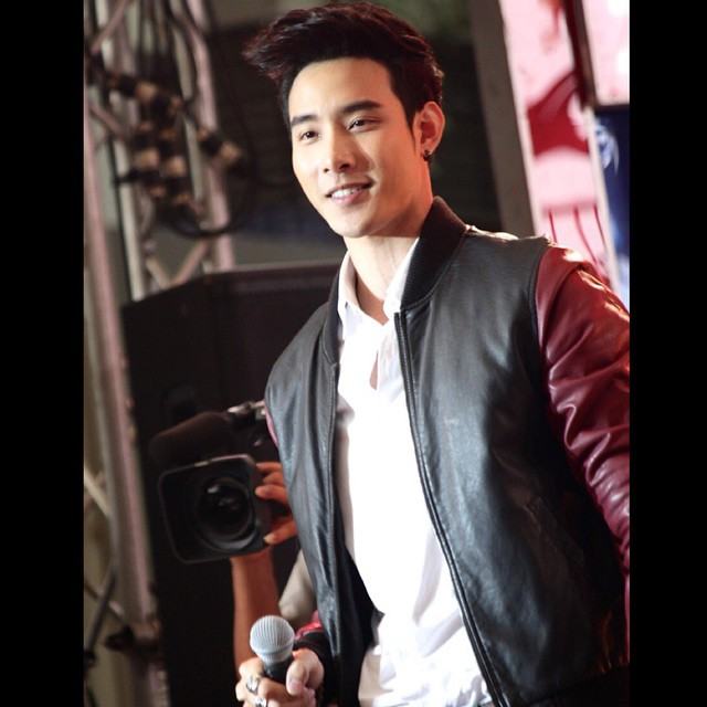 เมฆ จุติ