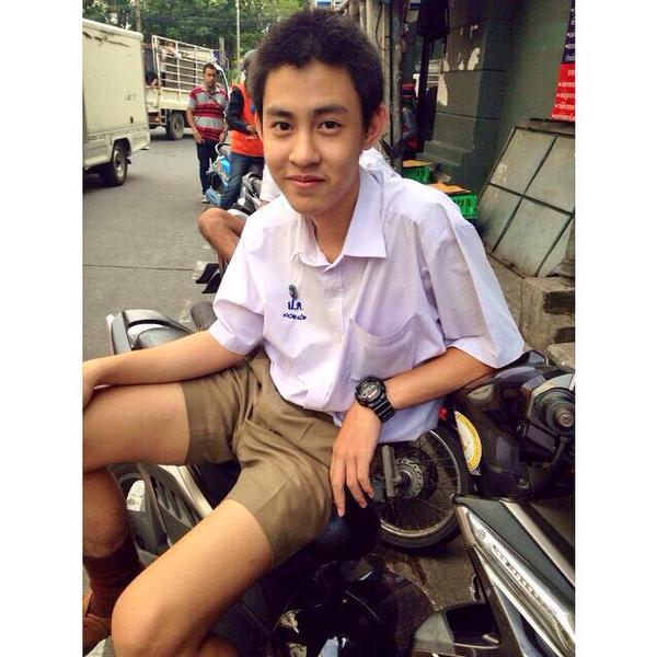 ละอ่อน @ Twitter4