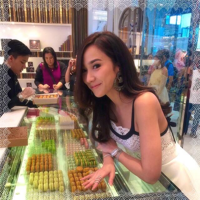 ร้านเเทบเเตก! เมื่อมีซุปตาร์เมืองไทยมาเยือน "อั้ม พัชราภา" @EmQuartier Grand Opening