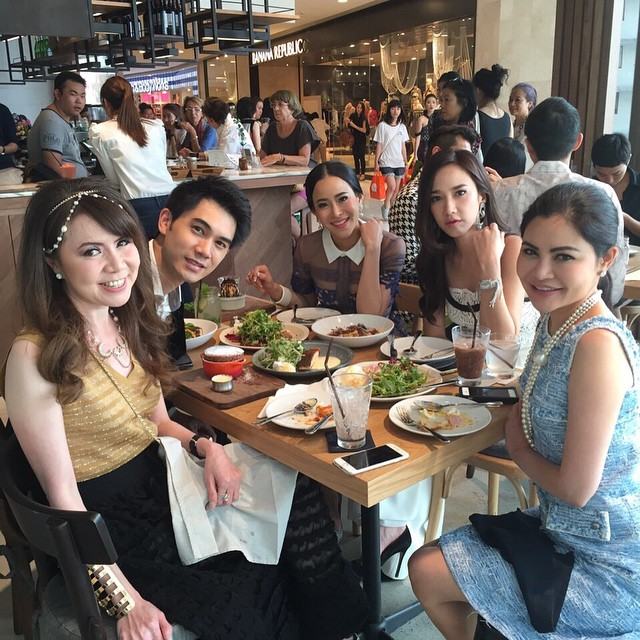 ร้านเเทบเเตก! เมื่อมีซุปตาร์เมืองไทยมาเยือน "อั้ม พัชราภา" @EmQuartier Grand Opening