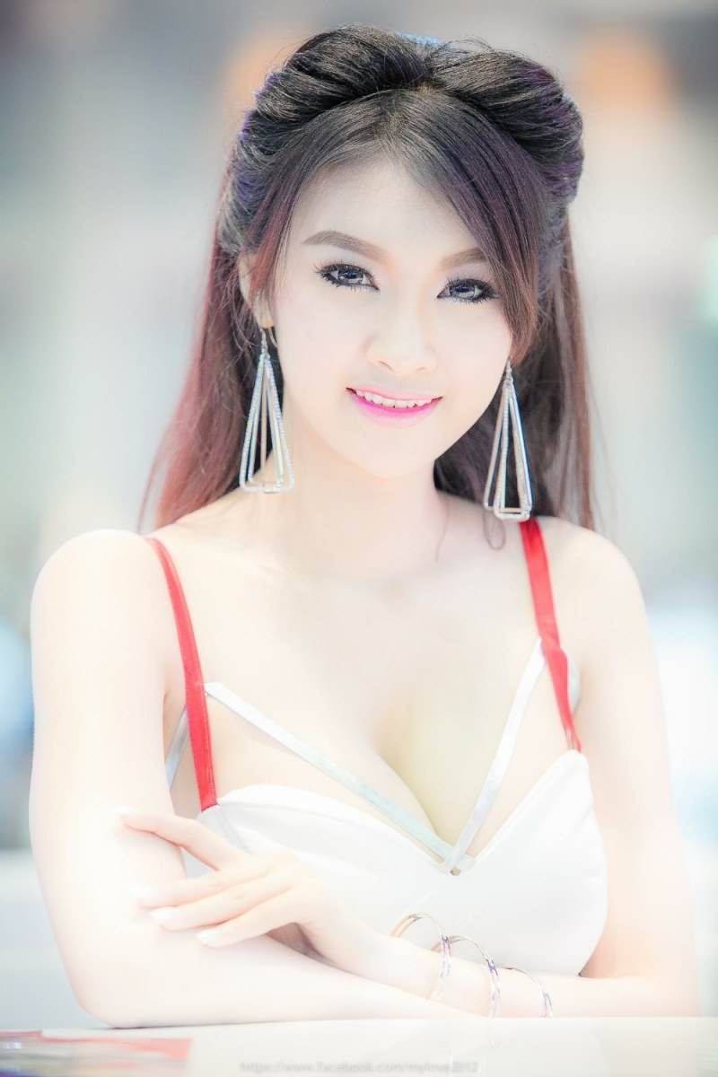พริตตี้มอเตอร์โชว์