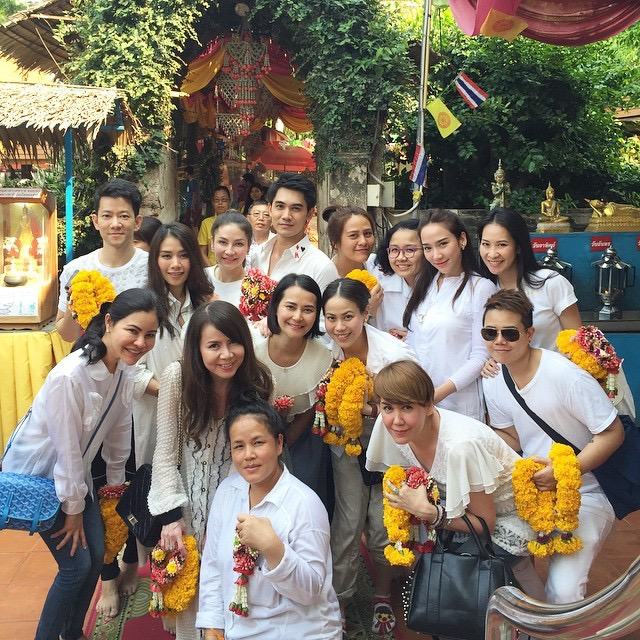 ทำบุญ 9 วัด จ.อยุธยา กับ "อั้ม พัชราภา" สวยใสเรียบร้อยอิ่มบุญกันถ้วนหน้า!!