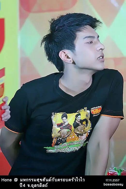 โหน ธนากร ศรีบรรจง