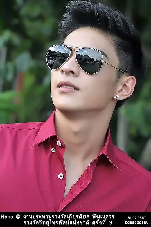 โหน ธนากร ศรีบรรจง