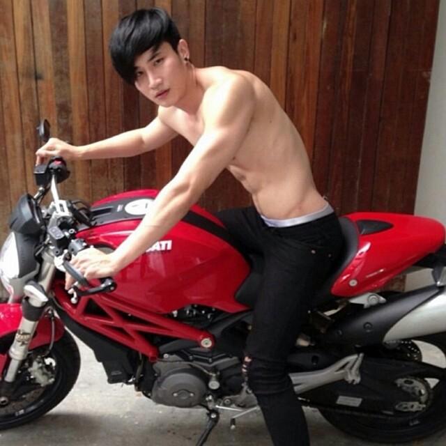 หลากสไตล์ หลายอารมณ์ @ Twitter 4