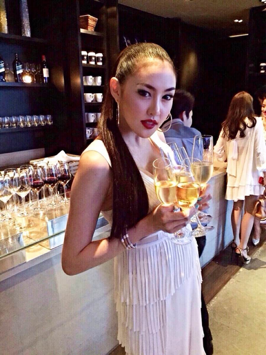 เก๋ เลเดอเรอร์ สวยมากกก ในงานวันเกิดเซเลปชื่อดัง