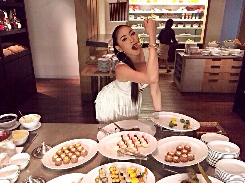 เก๋ เลเดอเรอร์ สวยมากกก ในงานวันเกิดเซเลปชื่อดัง