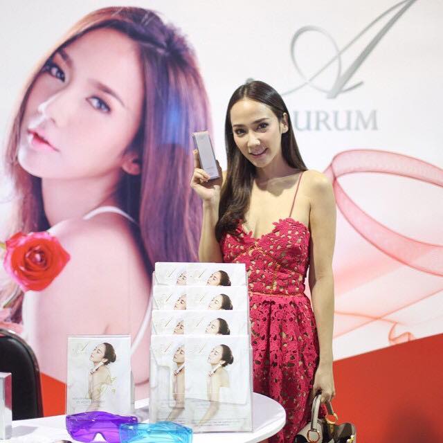 ซุปตาร์สาว "อั้ม" สวีดควงคู่หวานใจไฮโซ "เเอมป์" เปิดบูธในงาน Ab Fab Market พร้อมเหล่าคนบันเทิงมากมาย!!