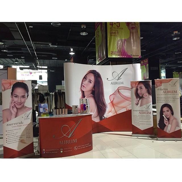 ซุปตาร์สาว "อั้ม" สวีดควงคู่หวานใจไฮโซ "เเอมป์" เปิดบูธในงาน Ab Fab Market พร้อมเหล่าคนบันเทิงมากมาย!!