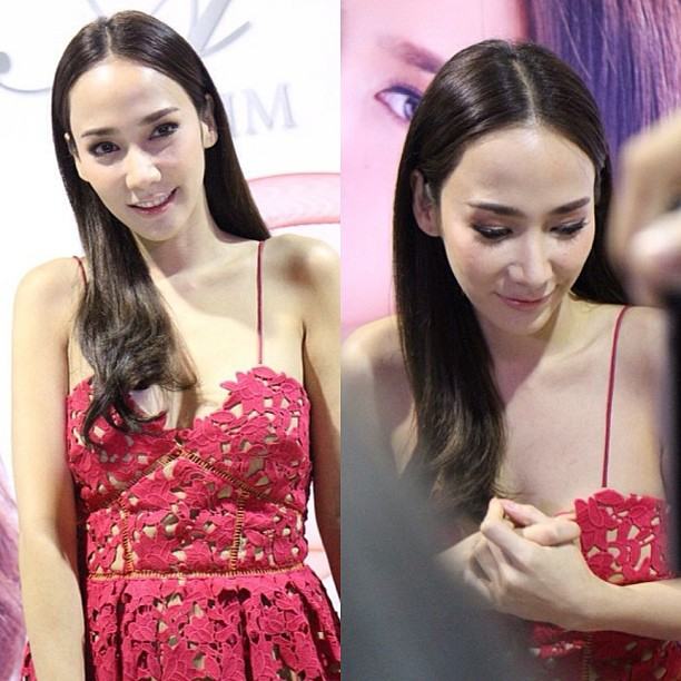 ซุปตาร์สาว "อั้ม" สวีดควงคู่หวานใจไฮโซ "เเอมป์" เปิดบูธในงาน Ab Fab Market พร้อมเหล่าคนบันเทิงมากมาย!!