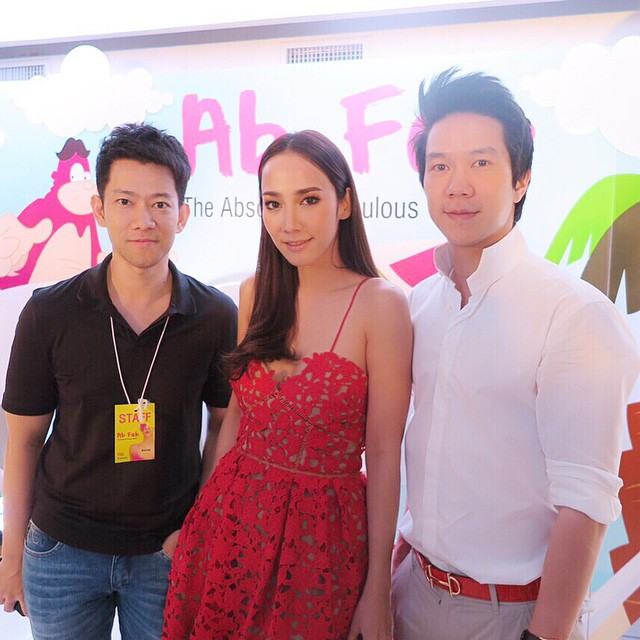 ซุปตาร์สาว "อั้ม" สวีดควงคู่หวานใจไฮโซ "เเอมป์" เปิดบูธในงาน Ab Fab Market พร้อมเหล่าคนบันเทิงมากมาย!!
