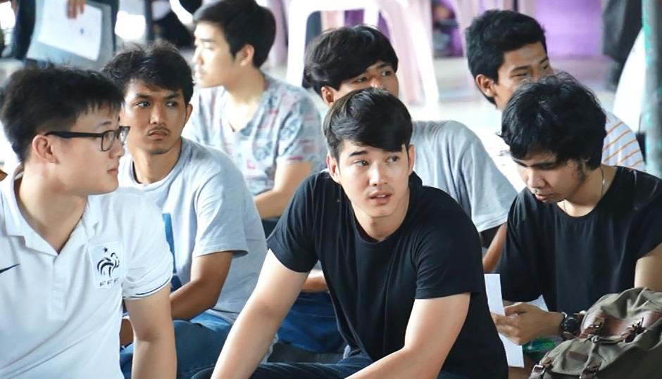 ชัดสุด แน่นสุด   !  แอบถ่าย "มาริโอ้"  ซูมทุกรูขุมขน