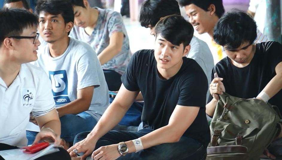 ชัดสุด แน่นสุด   !  แอบถ่าย "มาริโอ้"  ซูมทุกรูขุมขน