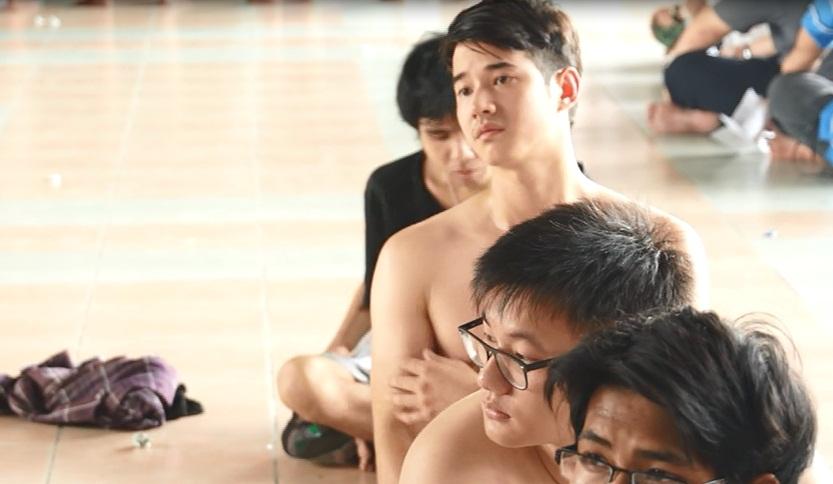 ชัดสุด แน่นสุด   !  แอบถ่าย "มาริโอ้"  ซูมทุกรูขุมขน
