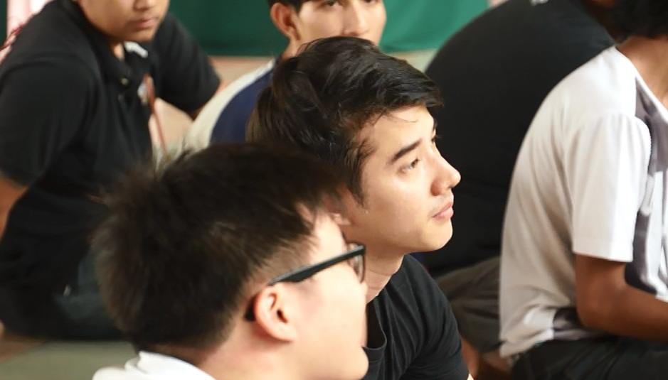 ชัดสุด แน่นสุด   !  แอบถ่าย "มาริโอ้"  ซูมทุกรูขุมขน