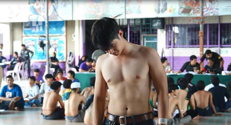 ชัดสุด แน่นสุด   !  แอบถ่าย "มาริโอ้"  ซูมทุกรูขุมขน