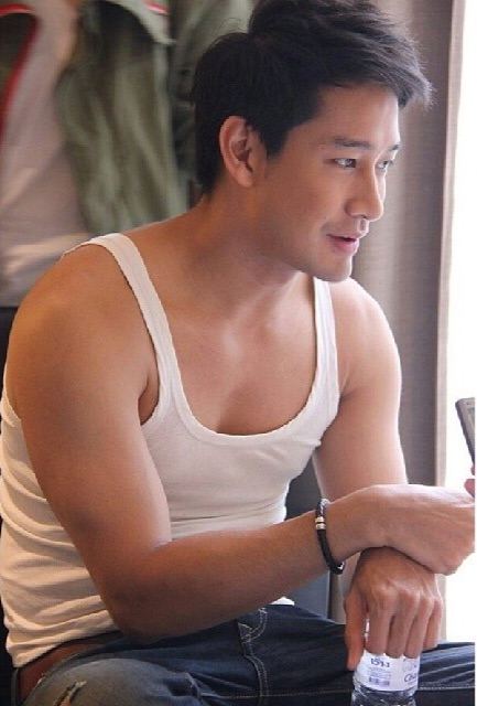 ป้อง ณวัฒน์