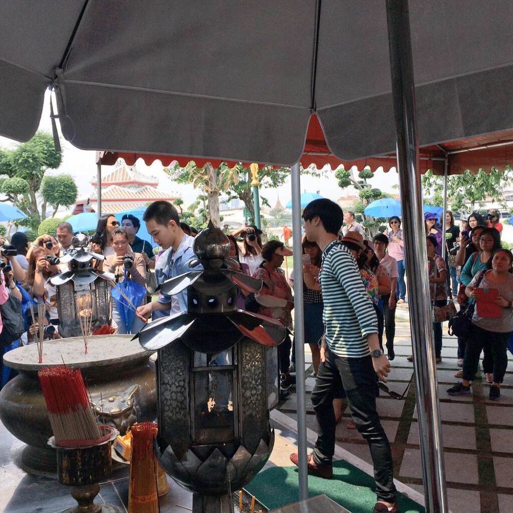 ไวท์กัปตันทำบุญร่วมกัน