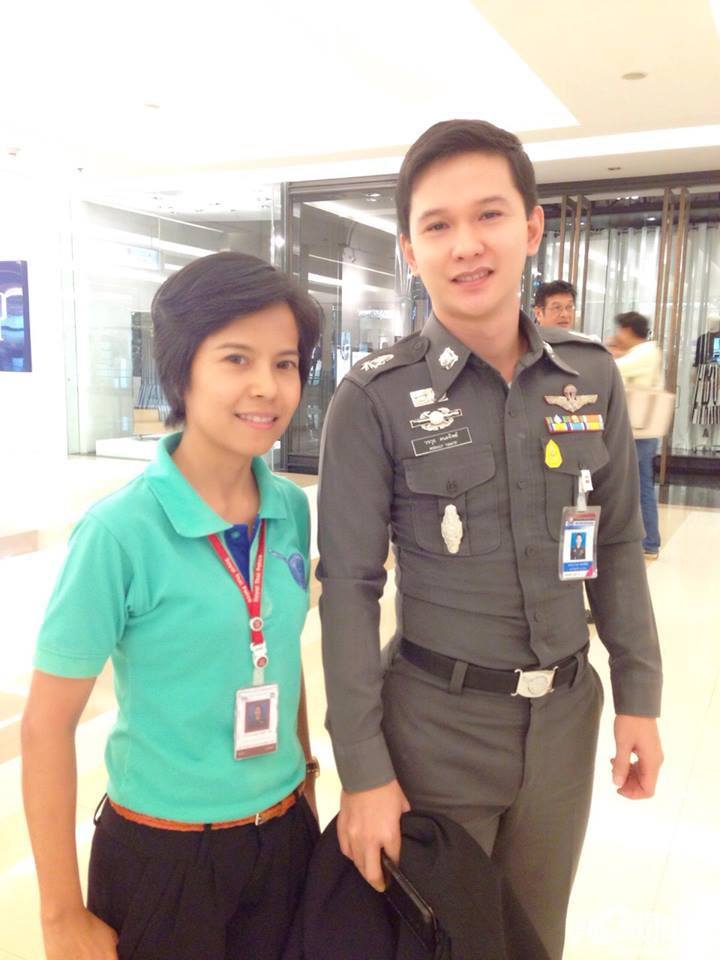 สารวัตร นิค นายตำรวจหนุ่มสุดหล่อ 30 กว่าแล้วนะนั้น