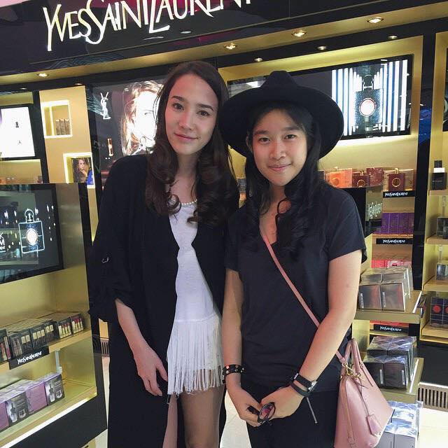 ซุปตาร์สาว "อั้ม พัชราภา" ควงหวานใจไฮโซ "แอมป์" หนีดับร้อนสวีทหวานที่ปารีส...