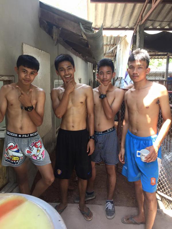 ก่อนเล่นน้ำ ขอฟินแปป