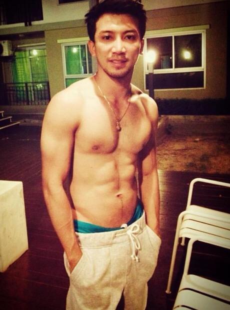 รอรับน้ำสงกรานต์