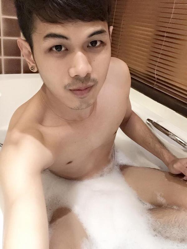 รอรับน้ำสงกรานต์