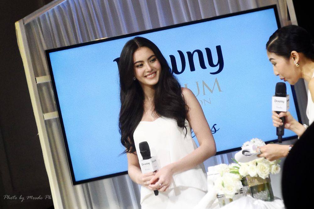 ใหม่ดาวิกา งาน DOWNY Timeless @SIAM CENTER