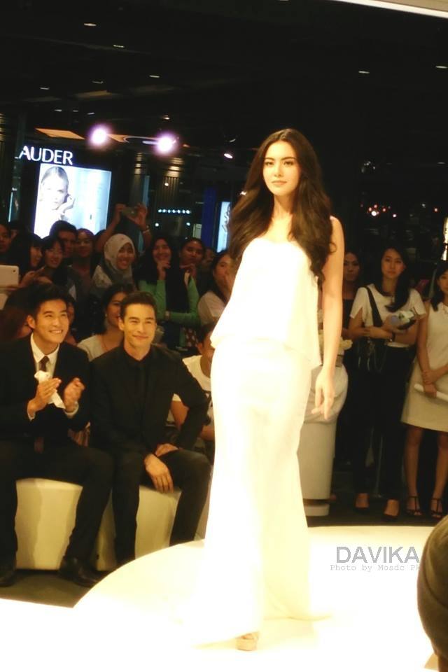 ใหม่ดาวิกา งาน DOWNY Timeless @SIAM CENTER