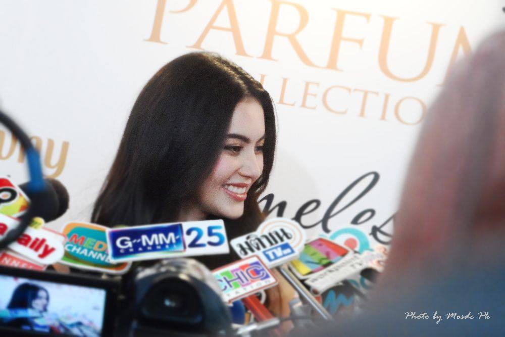 ใหม่ดาวิกา งาน DOWNY Timeless @SIAM CENTER