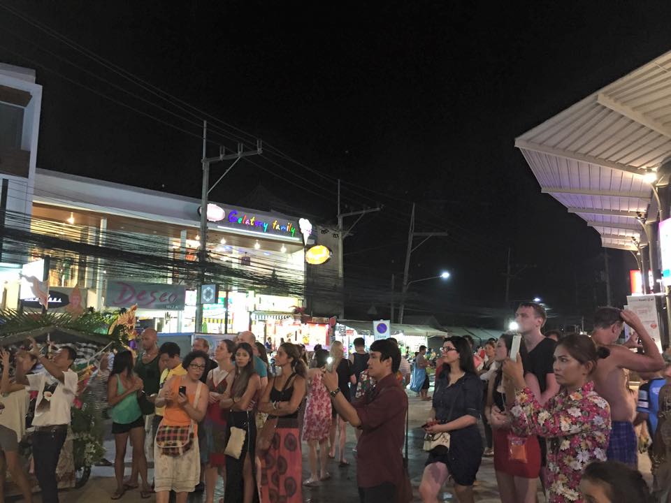 นักท่องเที่ยวไทย-ต่างชาติ แห่ร่วมเทศกาลสงกรานต์ พร้อมสนุกกับปาร์ตี้สุดมันส์ ที่เซ็นทรัลเฟสติวัล สมุย