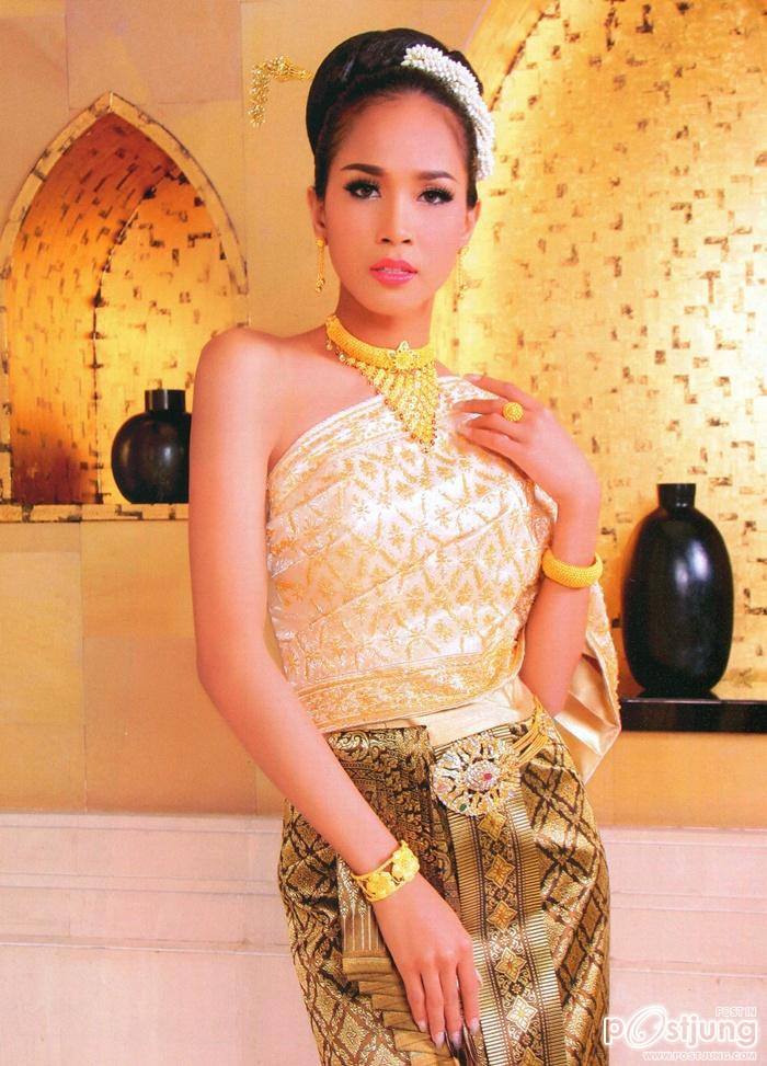 เมญ่า-นนธวรรณ @ หญิงไทย vol.40 no.949 April 2015