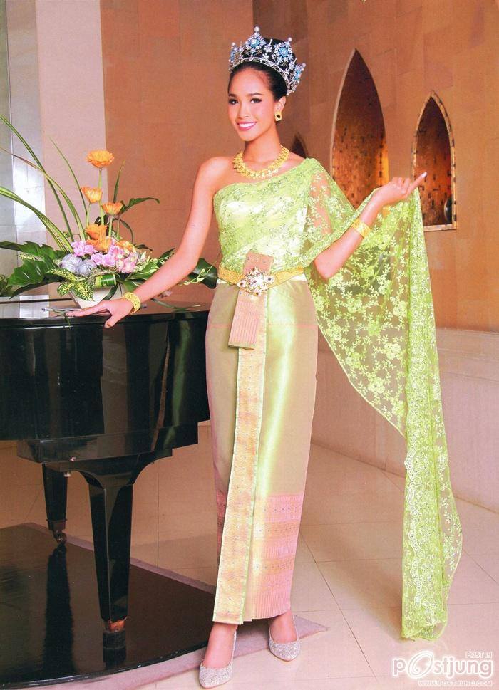 เมญ่า-นนธวรรณ @ หญิงไทย vol.40 no.949 April 2015