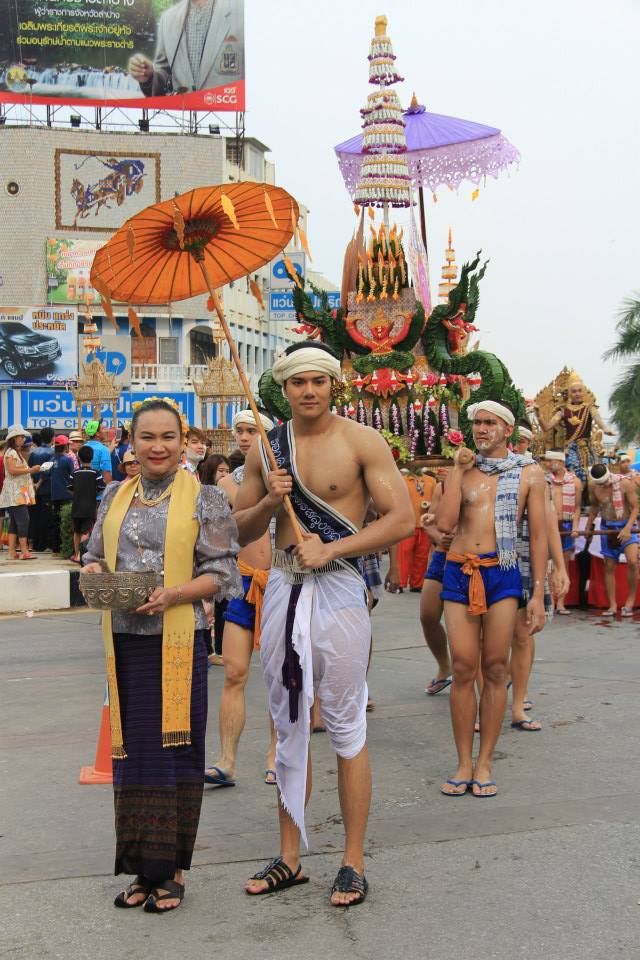 ขบวนแห่งานบุญสลุงหลวง ครั้งที่ 26 ประจำปี 2558 จังหวัดลำปาง