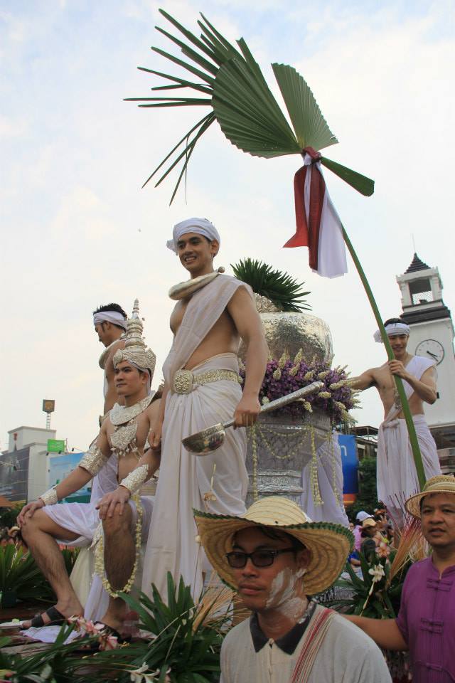 ขบวนแห่งานบุญสลุงหลวง ครั้งที่ 26 ประจำปี 2558 จังหวัดลำปาง