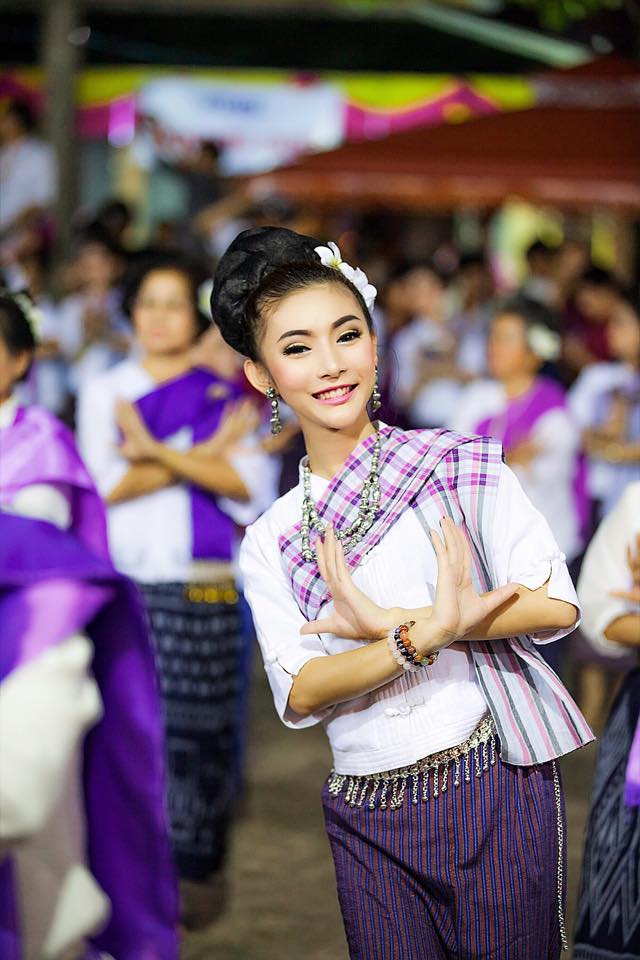 หนองคาย รำบวงสรวงถวายองค์หลวงพ่อพระใส วัดโพธิ์ชัย