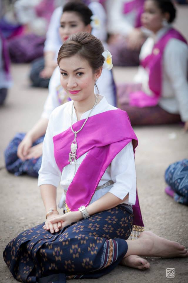 หนองคาย รำบวงสรวงถวายองค์หลวงพ่อพระใส วัดโพธิ์ชัย