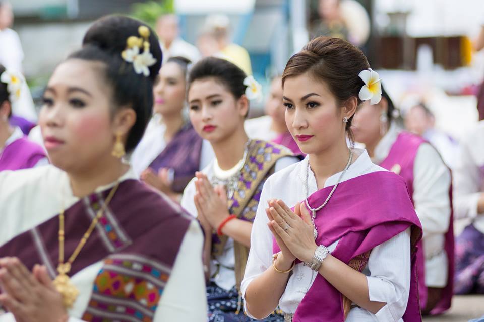 หนองคาย รำบวงสรวงถวายองค์หลวงพ่อพระใส วัดโพธิ์ชัย