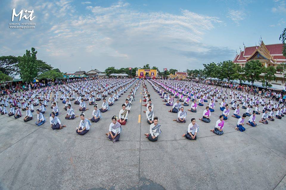 หนองคาย รำบวงสรวงถวายองค์หลวงพ่อพระใส วัดโพธิ์ชัย