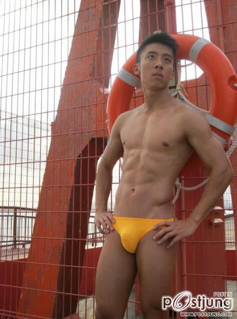 ถอดโชว์เรือนร่าง 787