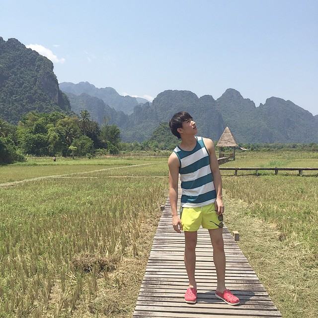ว๊าวที่ฮักมาลาวเป็นหยังบ่บอกชิไปเป็นไกค์ให้  [ ริท เดอะสตาร์@ลาววังเวียง ]