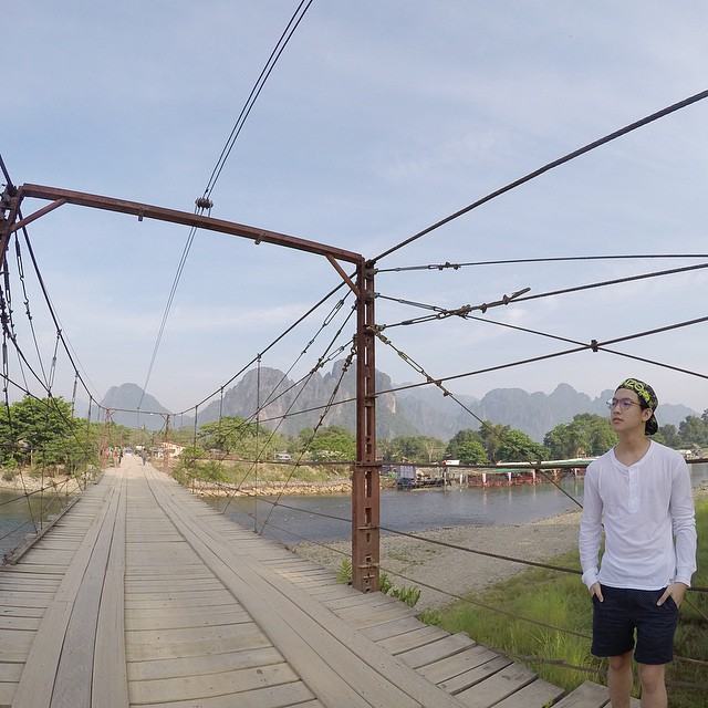 ว๊าวที่ฮักมาลาวเป็นหยังบ่บอกชิไปเป็นไกค์ให้  [ ริท เดอะสตาร์@ลาววังเวียง ]