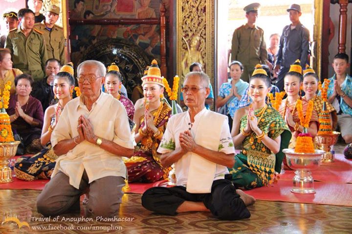 ຂໍສະບາຍດີປີໃໝ່ພີ່ນ້ອງທຸກຄົນກັບ ພາບພິທີແຫ່ນາງສັງຂານທີ່ເມືອງ ຫຼວງພຣະບາງປີ2558