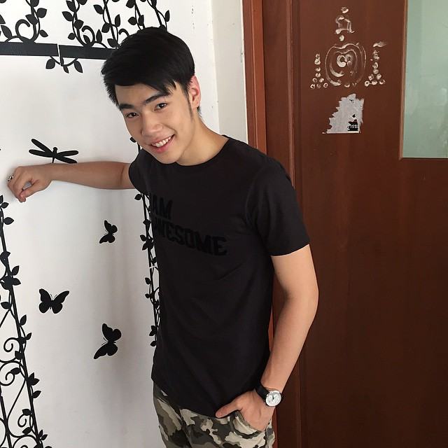ฮักแท้ๆบ่ได้เว้าหลิ้น ( อาร์ม ขวัญใจ ไทย แลนด์ )