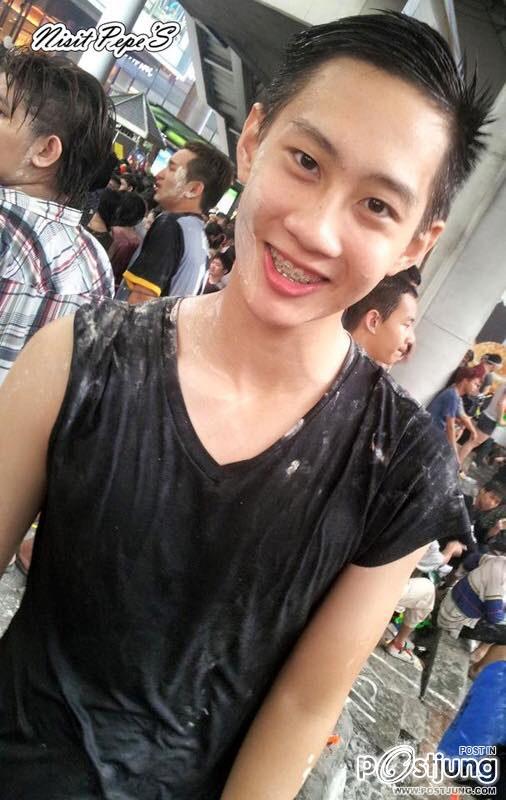 สงกรานต์ หนุ่มน้อย