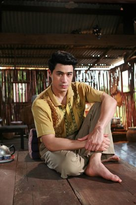พัชฏะ นามปาน รับบทเป็น ประยงค์