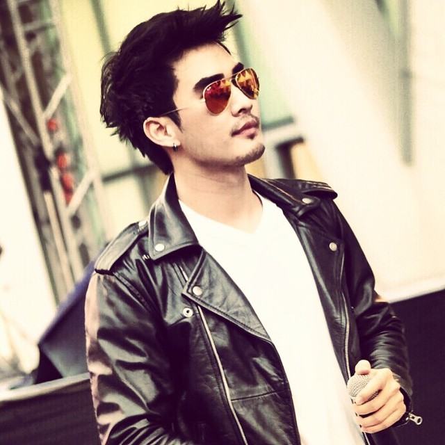 อยากรู้ว่า" ดิว เดอะสตาร์"  เป็นมั๊ยครับ !