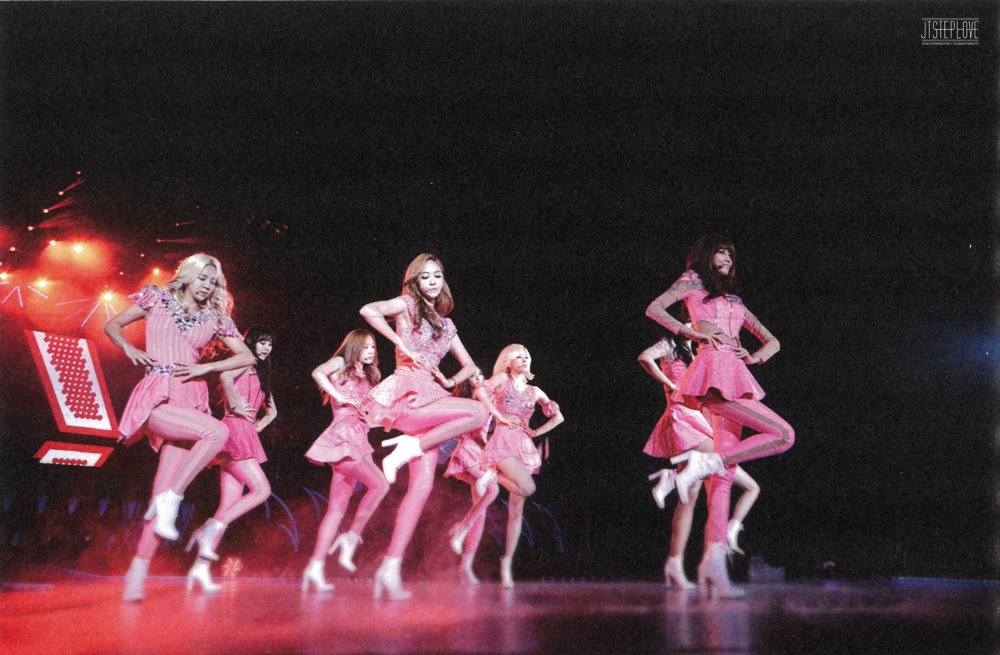 Girls' Generation World Tour ~Girls&Peace~ in Seoul scan